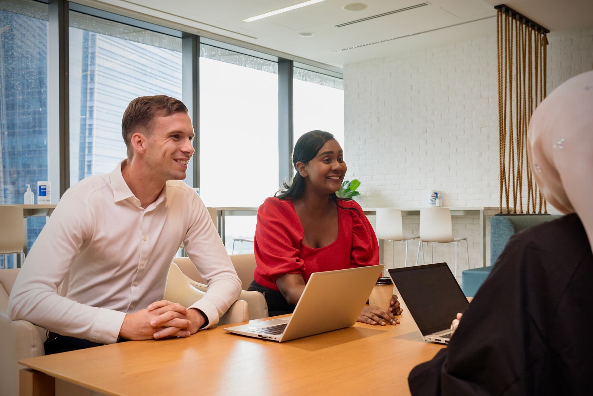 Multicultural team discussion